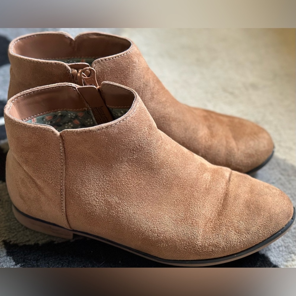 Cat & Jack Girls size 3 Booties